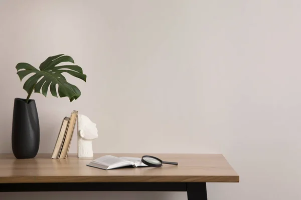 Stylish Composition Cozy Office Interior Copy Space Vase Leaf Wooden — Stock fotografie
