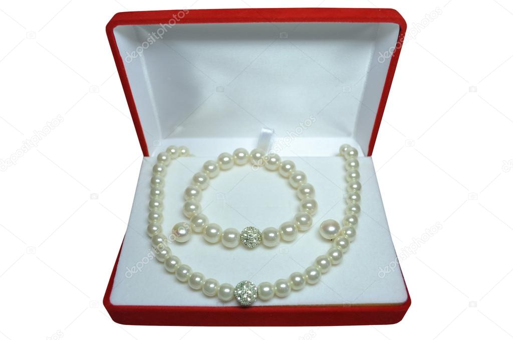 Pearl jewelery