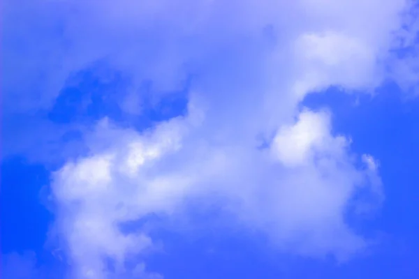 Θολή Μπλε Του Ουρανού Και Λευκά Σύννεφα Απρόσκοπτη Εξωτερικό Υπόβαθρο — Φωτογραφία Αρχείου