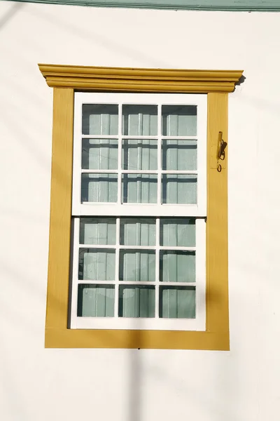 Fenster Kolonialstadt in Brasilien — Stockfoto