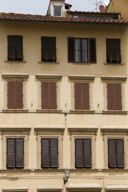 tipik Cephesi tuscan mimarisinin windows ile.