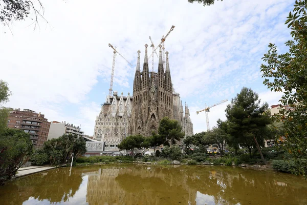 La Sagrada Faba, спроектированная Фабрицио Гауди, в Барселоне . — стоковое фото