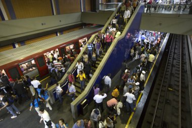 Büyükşehir istasyonu