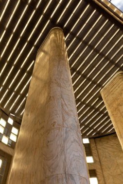 Sao Paulo, Brezilya - 26 Ekim 2021: Santander Deniz feneri binasının Hall sanat deco 'su, antik Banespa Bankası. Tasarım New York 'taki Empire State Binası' ndan esinlenilerek 1947 'de açıldı.. 