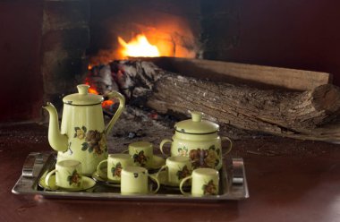 Kahve kap içinde odun sobası, Brezilyalı kırsal kültürün geleneksel özel