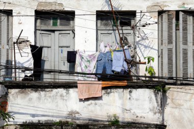 Aşırı genel gider teller tarafından neden olduğu görsel kirlilik
