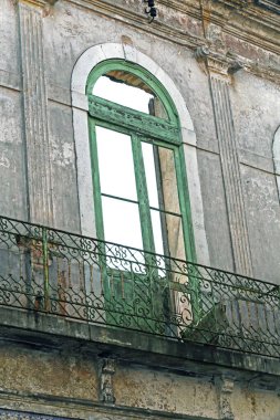 Eski koloni konaklarının kalıntıları. Santos şehri, Sao Paulo eyaleti, Brezilya