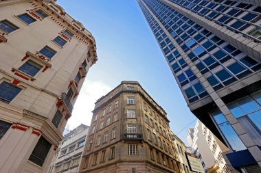 Sao Paulo 'daki Patriarca Meydanı' nın mimarisinde eski ve yeninin tam tersi. Brezilya