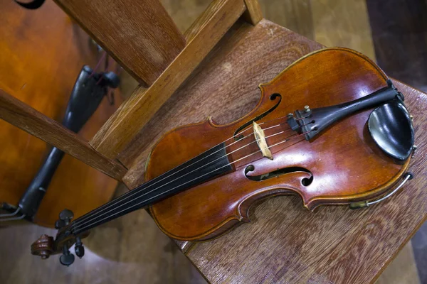 Violino Cadeira Palco Posicionado Antes Concerto — Fotografia de Stock