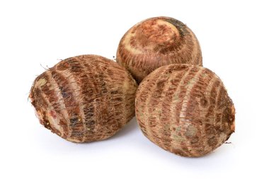 Taro yakın plan, ya da Portekizce cara, beyaz arka planda