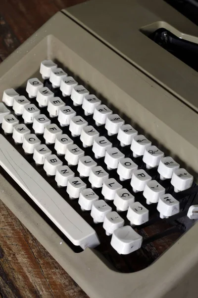 Closeup Old Typewriter Rustic Wood Table — Stock Photo, Image