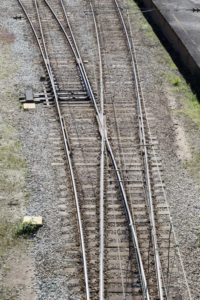 サントス港にサンパウロの高原を接続して使用中の元の鉄道 — ストック写真