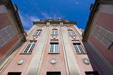 Latin Amerika 'nın ilk gökdeleni Martinelli Binası' nın çatı terası 1929 'da tamamlandı. Brezilya 'nın Sao Paulo şehrinde