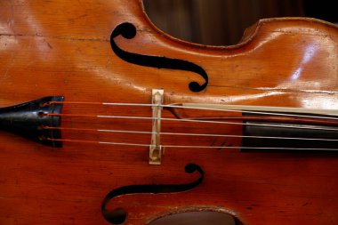 Keman çellosunu kapat