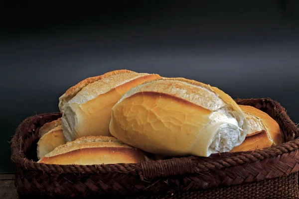 Primo Piano Porzione Pane Francese Tipico Del Brasile Sfondo Nero — Foto Stock