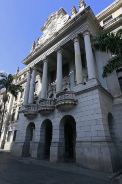 USP Hukuk Fakültesi, 1827 yılında Brezilya 'nın en iyi ve en eski hukuk fakültelerinden biri olarak kabul edildi. Sao Paulo şehri, Brezilya