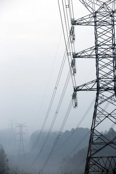 Torres Transmisión Potencia Elétrica Niebla Estado Sao Paulo Brasil — Foto de Stock