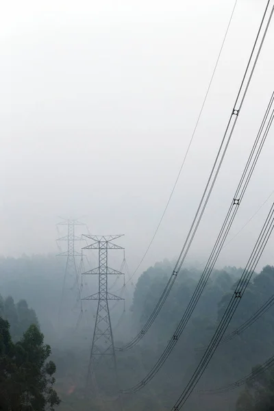 Torres Transmisión Potencia Elétrica Niebla Estado Sao Paulo Brasil — Foto de Stock