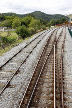 Ufka doğru perspektifte demiryolu parça