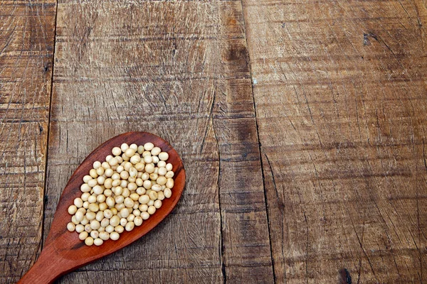 Sojabonen Close Houten Lepel Rustieke Snijplank Ruimte Voor Tekst — Stockfoto