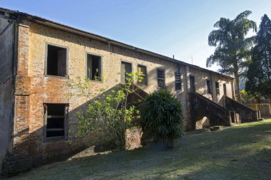 20. yüzyılın başından beri eski ve bozulmuş bir yapı. Brezilya 'nın Sao Paulo eyaletinin iç kesimlerindeki çiftliklerin özellikleri.