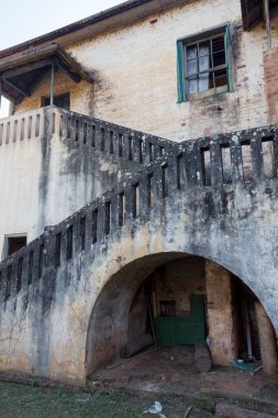 20. yüzyılın başından beri eski ve bozulmuş bir yapı. Brezilya 'nın Sao Paulo eyaletinin iç kesimlerindeki çiftliklerin özellikleri.