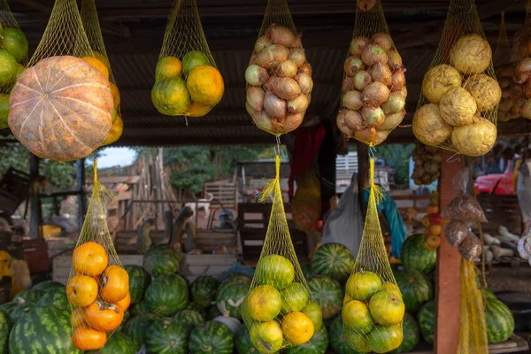 Cestas Frutas Verduras Colgadas Para Venta Mercado Carretera Interior Del — Foto de Stock