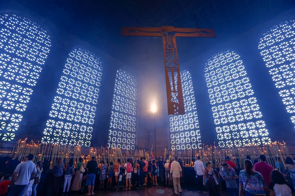 Aparecida Brasil Febrero 2018 Capilla Las Velas Con Cientos Fieles — Foto de Stock