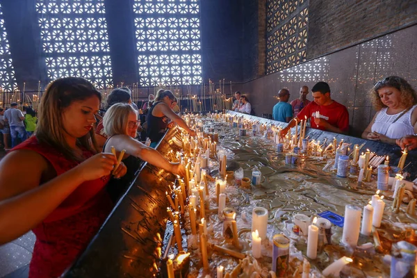 Aparecida Brasil Febrero 2018 Fieles Encienden Velas Capilla Las Velas — Foto de Stock