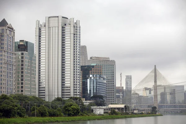 Prédios Pinheiros Marginais Num Dia Chuvoso São Paulo Brasil — Fotografia de Stock