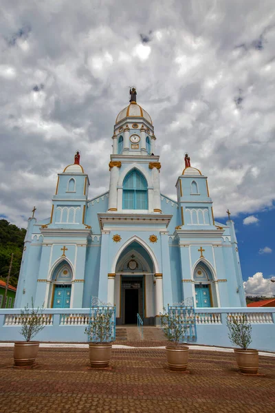 Pohled Zepředu Kostel Matriz Sao Bento Sapucai Modrých Bílých Barvách — Stock fotografie