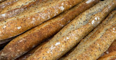 Fırından çıkan çıtır baget yığını. Sao Paulo, Brezilya