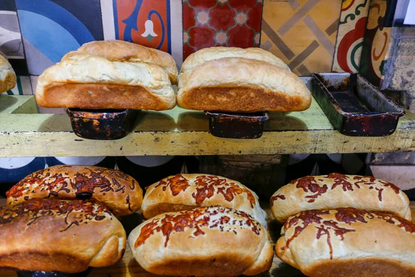 Färskt Handgjort Bröd Bröd Form Redo Att Serveras Ekologiska Bageri — Stockfoto