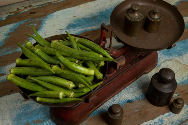 Portion Okra Old Scale Plate Rustic Wooden Table Text Portuguese — Stock Photo, Image