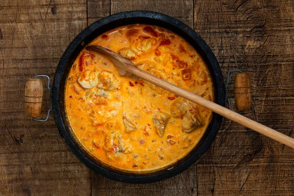 Estofado Pescado Moqueca Peixe Portugués Plato Típico Brasileño Una Olla —  Fotos de Stock