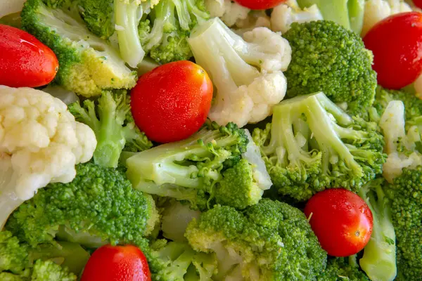 Penutup Brokoli Dan Piring Salad Tomat Restoran Layanan Diri Sao — Stok Foto