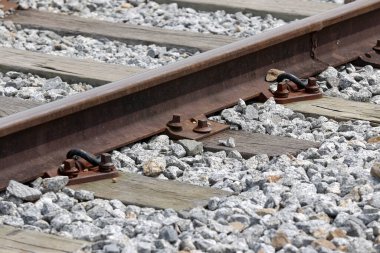 Kısa demiryolu segment, raylar, cıvata ve uyuyanlar için vurgulamak