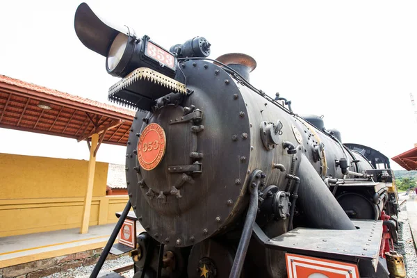 老蒸汽火车在旅游在 Guararema 的城市 在巴西圣保罗州 — 图库照片