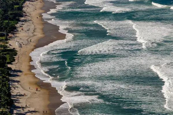Fale Rozbijające Się Plaży Błękitne Morze Północnym Wybrzeżu Sao Paulo — Zdjęcie stockowe