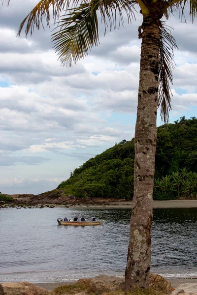 Itanhaem Brasilien Maj 2018 Fiskare Wodden Båt Havet Försöker Fånga — Stockfoto