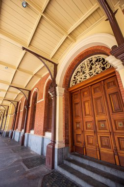 Sao Paulo Tren İstasyonu 'nun ön cephesi veya Sao Paulo, Brezilya şehir merkezindeki Luz İstasyonu. 1867 'de açıldı..