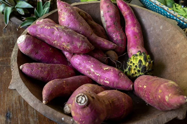 Purple Sweet Potato Natura Wooden Platter — Fotografia de Stock