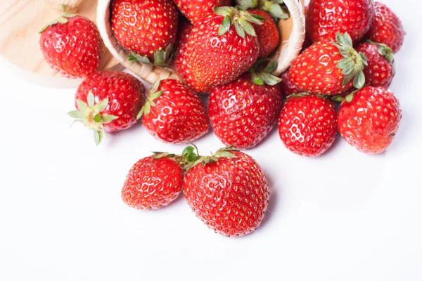 Fraises sur fond blanc — Photo