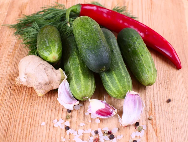 Cucumbers, parsley, garlic and spices for pickling. — Stock Photo, Image