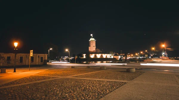 Turm von St. Olav, mittelalterliche schwedische Festungsburg, Nacht in Wyborg, Russland. Schloss Wyborg — Stockfoto