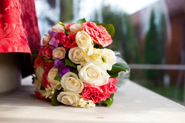 Wedding bouquet from roses — Stock Photo, Image