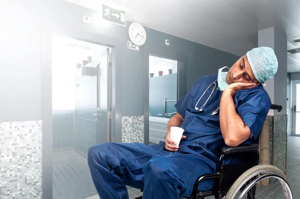 Médico cansado — Foto de Stock