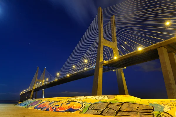 Vasco da gama γέφυρα από νύχτα — Φωτογραφία Αρχείου