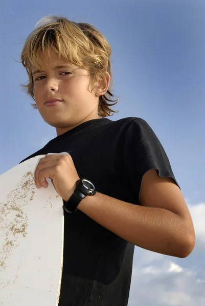 Ragazzo con skim-board — Foto Stock