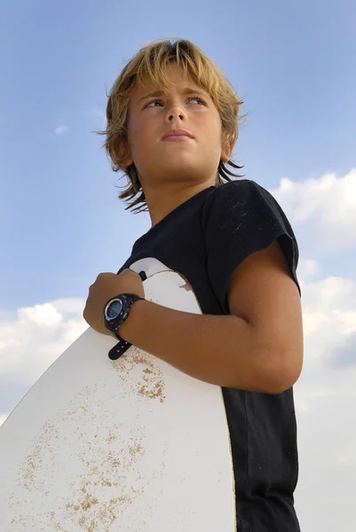 Ragazzo con skim-board — Foto Stock